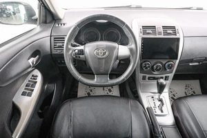 Седан Toyota Corolla 2013 года, 1089000 рублей, Красноярск