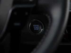 Седан Toyota Camry 2024 года, 3798999 рублей, Москва