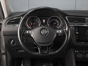 Внедорожник Volkswagen Tiguan 2019 года, 2690000 рублей, Омск