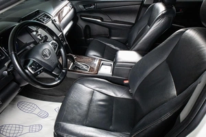 Седан Toyota Camry 2017 года, 2199000 рублей, Сургут