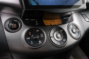 Внедорожник Toyota RAV4 2012 года, 1649000 рублей, Красноярск