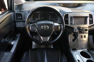 Внедорожник Toyota Venza 2013 года, 2379000 рублей, Омск