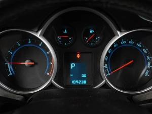 Седан Chevrolet Cruze 2013 года, 909000 рублей, Воронеж