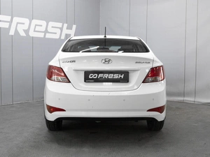 Седан Hyundai Solaris 2015 года, 1130000 рублей, Омск