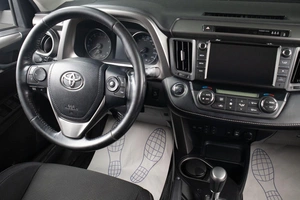 Внедорожник Toyota RAV4 2017 года, 2499000 рублей, Оренбург
