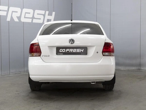 Седан Volkswagen Polo 2012 года, 640000 рублей, Омск