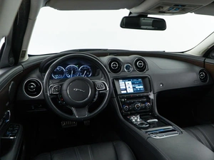 Седан Jaguar XJ 2014 года, 2669900 рублей, Москва