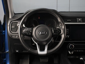 Седан Kia Rio 2021 года, 1790000 рублей, Омск