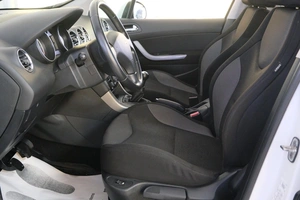 Хетчбэк Peugeot 308 2012 года, 649000 рублей, Омск