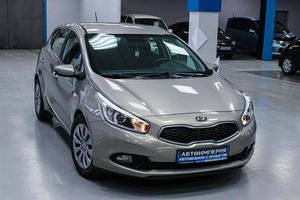 Хетчбэк Kia Ceed 2012 года, 918000 рублей, Солонцы