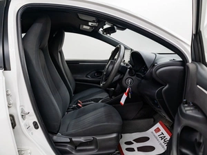 Хетчбэк Toyota Yaris 2020 года, 1120000 рублей, Красноярск