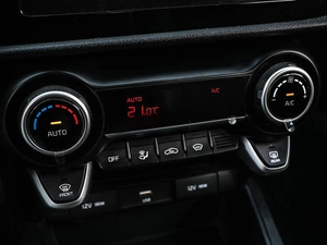 Седан Kia Rio 2020 года, 1679000 рублей, Кирилловка