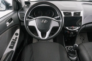 Седан Hyundai Solaris 2012 года, 829000 рублей, Красноярск