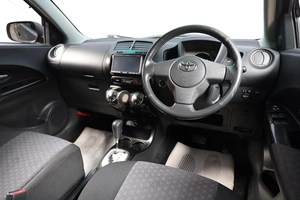 Хетчбэк Toyota Ist 2012 года, 969000 рублей, Новосибирск