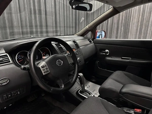 Хетчбэк Nissan Tiida 2011 года, 790000 рублей, Красноярск