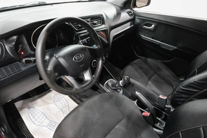 Седан Kia Rio 2013 года, 789000 рублей, Новокузнецк