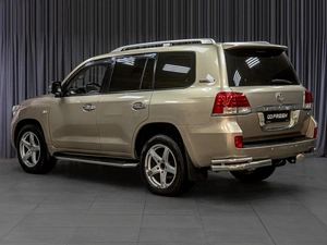 Внедорожник Toyota Land Cruiser 2011 года, 3325000 рублей, Тюмень