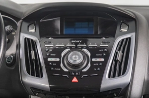 Хетчбэк Ford Focus 2012 года, 1049000 рублей, Томск