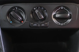 Седан Volkswagen Polo 2019 года, 799000 рублей, Омск