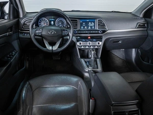 Седан Hyundai Elantra 2019 года, 1648000 рублей, Ставрополь