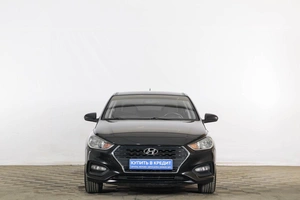 Седан Hyundai Solaris 2018 года, 1229000 рублей, Тюмень