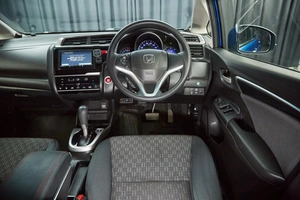 Хетчбэк Honda Fit 2017 года, 1067000 рублей, Красноярск