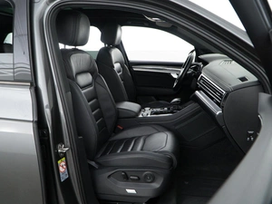 Внедорожник Volkswagen Touareg 2019 года, 5250050 рублей, Москва