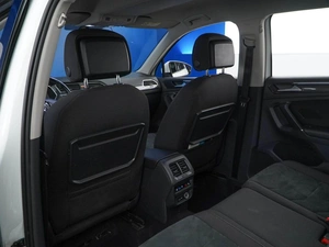Внедорожник Volkswagen Tiguan 2018 года, 2389000 рублей, Москва