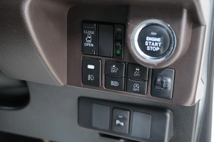 Хетчбэк Toyota Tank 2020 года, 1299000 рублей, Омск