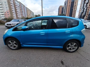 Хетчбэк Honda Fit 2010 года, 799999 рублей, Красноярск
