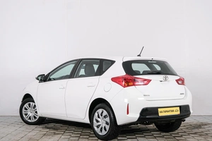 Хетчбэк Toyota Auris 2013 года, 1119000 рублей, Красноярск