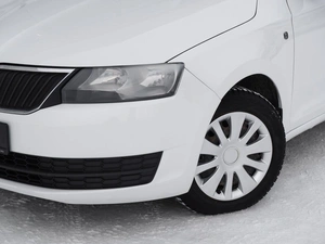 Лифтбек Skoda Rapid 2015 года, 940333 рублей, Тверь