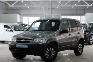 Внедорожник Chevrolet Niva 2017 года, 669000 рублей, Омск