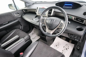 Минивэн Honda Freed 2014 года, 1049000 рублей, Красноярск