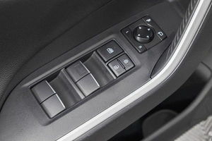 Внедорожник Toyota RAV4 2019 года, 3489000 рублей, Барнаул
