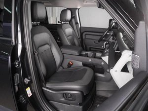 Внедорожник Land Rover Defender 2020 года, 8459000 рублей, Красный Пахарь