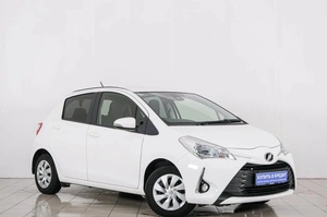 Хетчбэк Toyota Vitz 2019 года, 959000 рублей, Красноярск