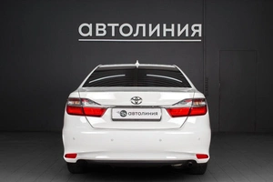 Седан Toyota Camry 2017 года, 1599000 рублей, Красноярск