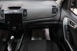 Седан Kia Cerato 2009 года, 749000 рублей, Омск