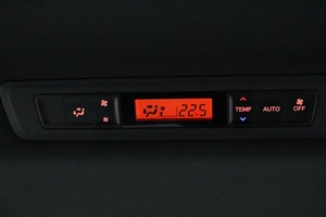 Минивэн Toyota Esquire 2016 года, 2033000 рублей, Солонцы