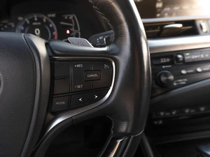Седан Lexus ES 2019 года, 3399000 рублей, Саратов