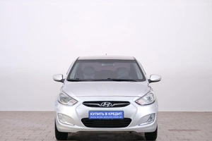 Седан Hyundai Solaris 2012 года, 629000 рублей, Омск