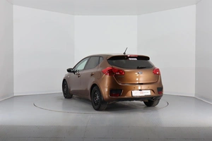 Хэтчбек Kia Ceed 2015 года, 1190000 рублей, Брянск