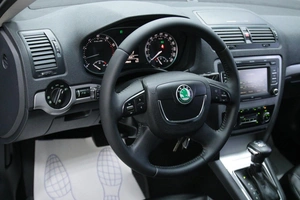 Универсал Skoda Octavia 2011 года, 898000 рублей, Солонцы