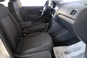 Седан Volkswagen Polo 2013 года, 919000 рублей, Омск