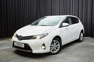 Универсал Toyota Auris 2014 года, 987000 рублей, Красноярск