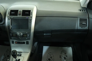 Седан Toyota Corolla 2008 года, 999000 рублей, Омск