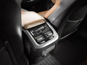 Внедорожник Volvo XC60 2018 года, 3553900 рублей, Казань