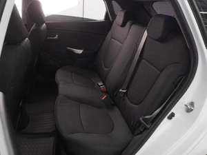 Хетчбэк Kia Rio 2015 года, 849000 рублей, Воронеж