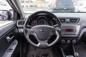 Седан Kia Rio 2016 года, 919000 рублей, Саратов